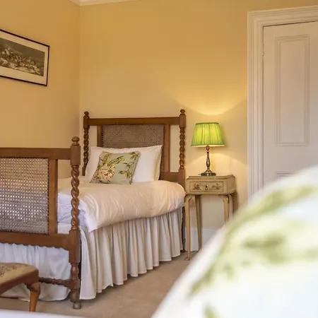 Upper Helmsley Hall Дом отдыха *