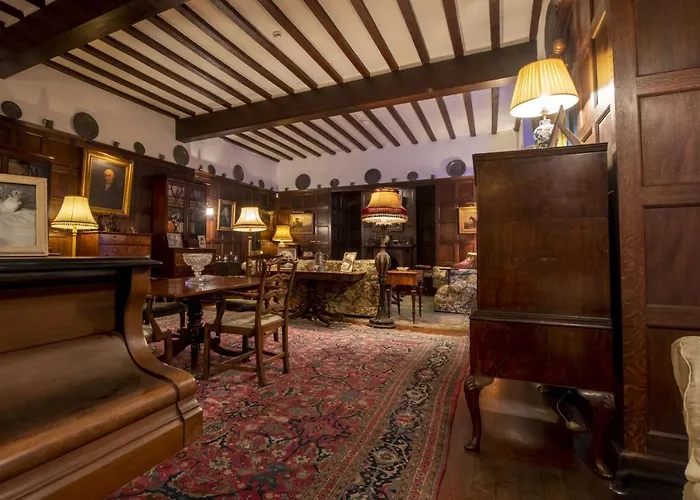 Upper Helmsley Hall Holiday home *